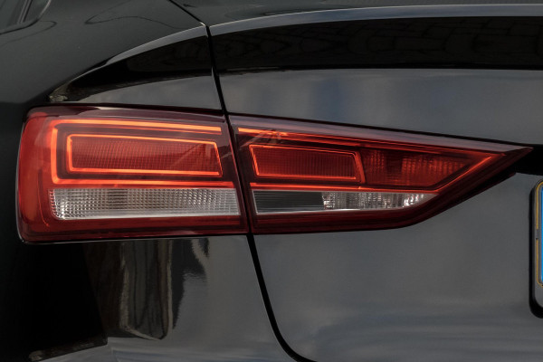 Audi A3 Limousine 1.5 TFSI CoD Design Pro Line Plus | AFNEEMBARE TREKHAAK | APPLE CARPLAY/ANDROID AUTO | STOELVERWAMING