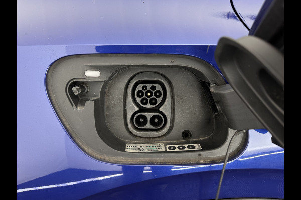 Volkswagen ID.4 First 77 kWh [ 3-Fase-11kW ] {SOH-83%} (INCL-BTW) *LEATHER-MICROFIBRE | FULL-LED | ADAPTIVE-CRUISE | HEATED-COMFORTSEATS | DIGI-COCKPIT | AMBIENTLIGHT | NAVI-FULLMAP | PDC | TOWBAR | PRIVACY-GLASS | CAMERA | 20''ALU*