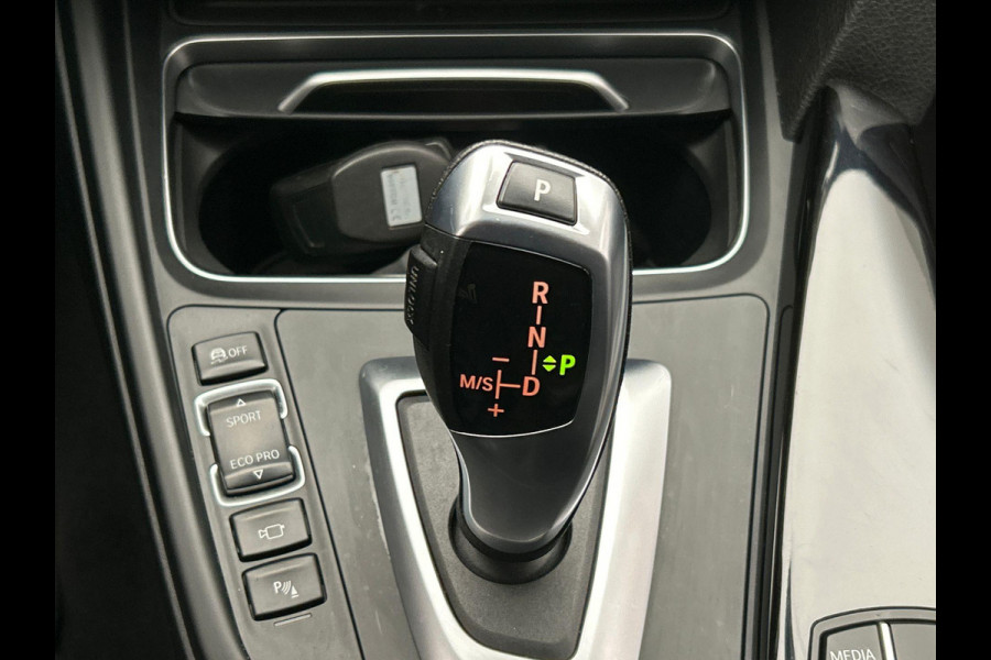 BMW 3 Serie Touring 320i Edition M Sport Shadow Executive | Origineel Nederlands | Leder Camera Lane Assist Stoelverwarming