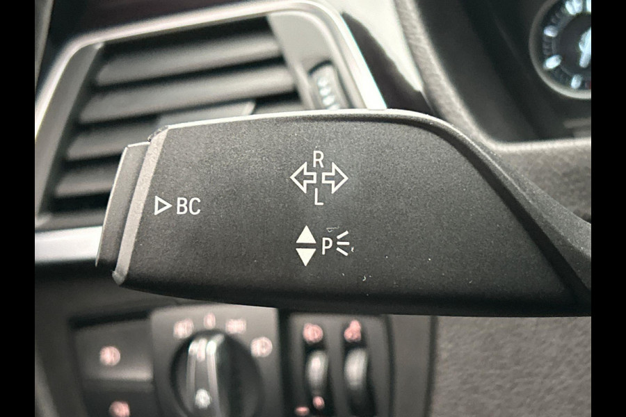 BMW 3 Serie Touring 320i Edition M Sport Shadow Executive | Origineel Nederlands | Leder Camera Lane Assist Stoelverwarming