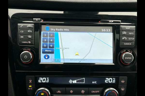 Nissan QASHQAI 1.2 Tekna Leder Navigatie Panoramadak Stoelverwarming Keyless Lane Assist Trekhaak Cruise Climate Control