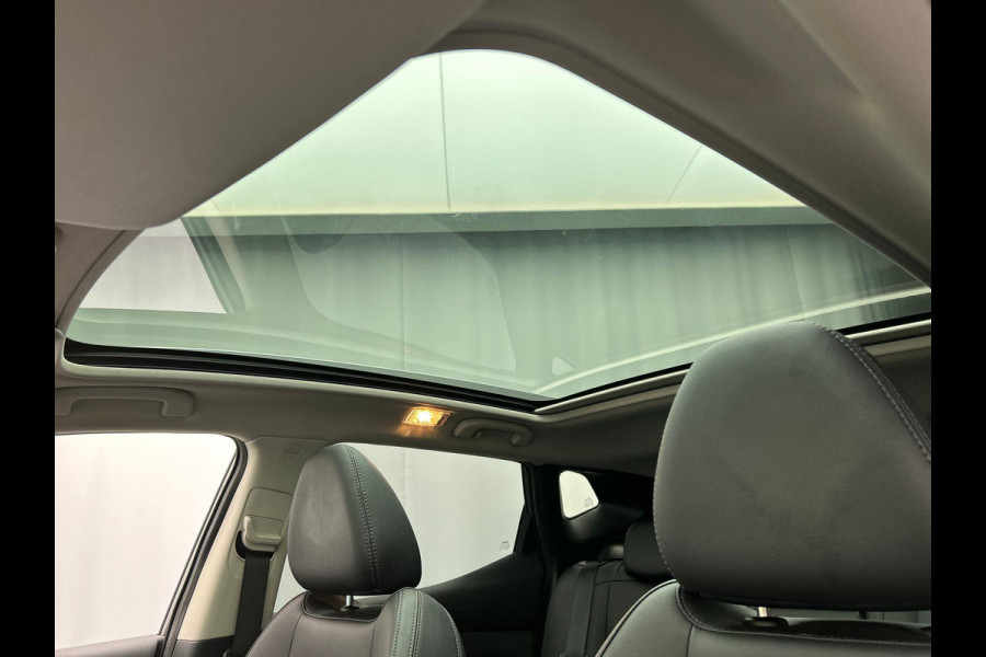 Nissan QASHQAI 1.2 Tekna Leder Navigatie Panoramadak Stoelverwarming Keyless Lane Assist Trekhaak Cruise Climate Control