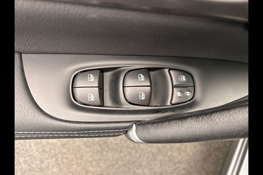 Nissan QASHQAI 1.2 Tekna Leder Navigatie Panoramadak Stoelverwarming Keyless Lane Assist Trekhaak Cruise Climate Control