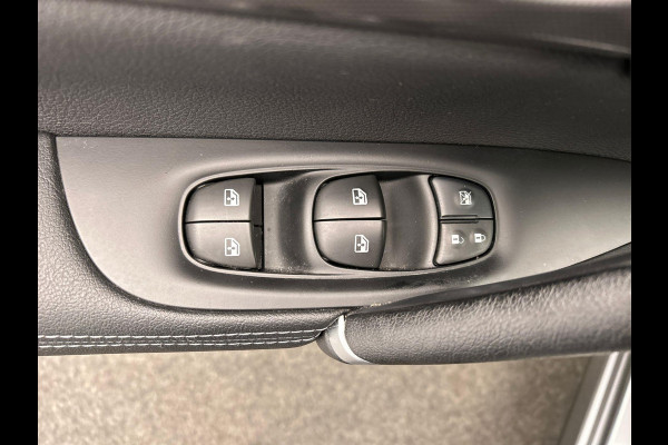 Nissan QASHQAI 1.2 Tekna Leder Navigatie Panoramadak Stoelverwarming Keyless Lane Assist Trekhaak Cruise Climate Control