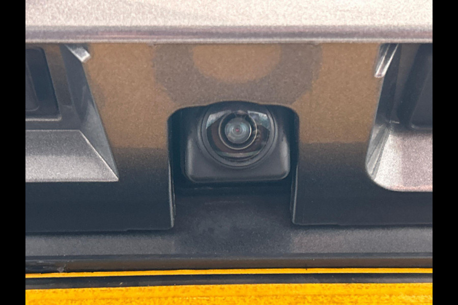 Nissan QASHQAI 1.2 Tekna Leder Navigatie Panoramadak Stoelverwarming Keyless Lane Assist Trekhaak Cruise Climate Control