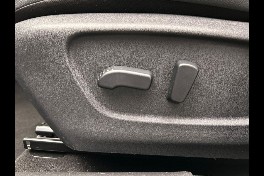 Nissan QASHQAI 1.2 Tekna Leder Navigatie Panoramadak Stoelverwarming Keyless Lane Assist Trekhaak Cruise Climate Control