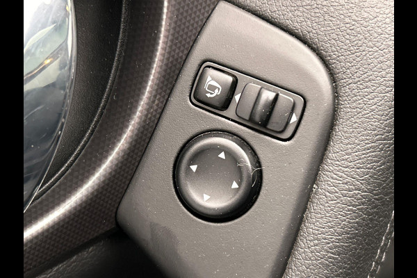 Nissan QASHQAI 1.2 Tekna Leder Navigatie Panoramadak Stoelverwarming Keyless Lane Assist Trekhaak Cruise Climate Control