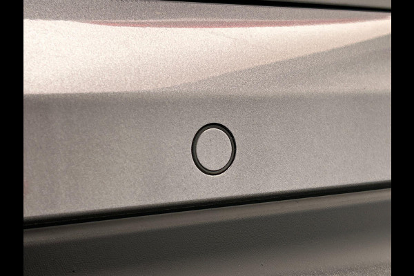 Nissan QASHQAI 1.2 Tekna Leder Navigatie Panoramadak Stoelverwarming Keyless Lane Assist Trekhaak Cruise Climate Control