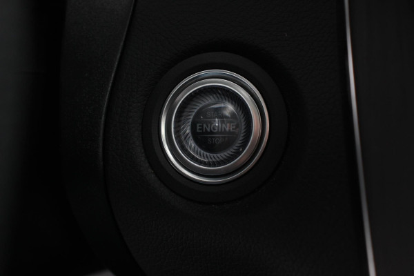 Mercedes-Benz GLC 300e 4MATIC Automaat PHEV AMG Line | Navigatie | Cruise Control | Parkeersensoren | Stoelverwarming | Panorama dak | Matrix LED-koplampen | Virtual Cockpit | Surround-systeem Burmester | Inductielader