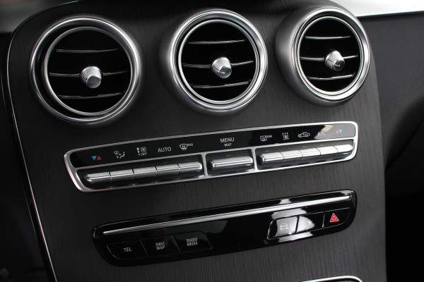 Mercedes-Benz GLC 300e 4MATIC Automaat PHEV AMG Line | Navigatie | Cruise Control | Parkeersensoren | Stoelverwarming | Panorama dak | Matrix LED-koplampen | Virtual Cockpit | Surround-systeem Burmester | Inductielader