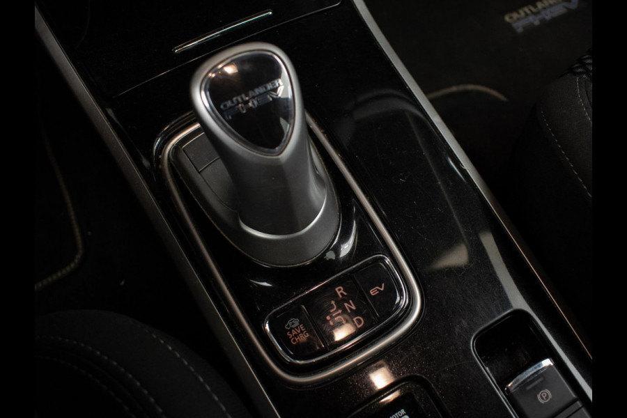 Mitsubishi Outlander 2.4 PHEV Sport (APPLE CARPLAY,NAVI,CAMERA,CLIMATE,CRUISE,STOELVERWARMING,LED,GETINT,TREKHAAK,LM VELGEN)