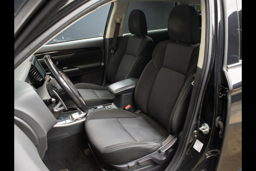 Mitsubishi Outlander 2.4 PHEV Sport (APPLE CARPLAY,NAVI,CAMERA,CLIMATE,CRUISE,STOELVERWARMING,LED,GETINT,TREKHAAK,LM VELGEN)