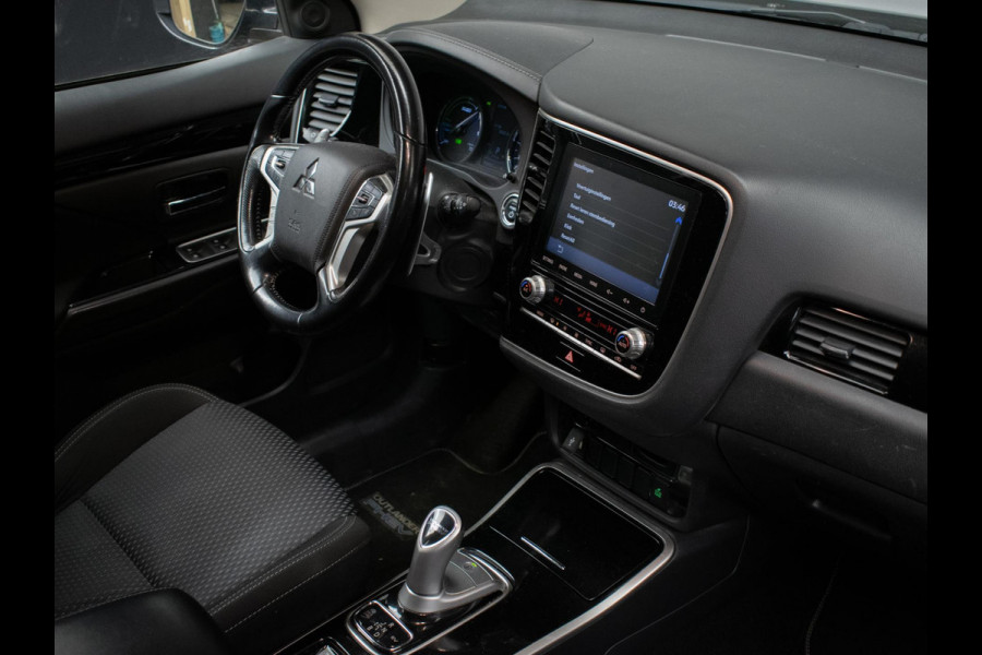 Mitsubishi Outlander 2.4 PHEV Sport (APPLE CARPLAY,NAVI,CAMERA,CLIMATE,CRUISE,STOELVERWARMING,LED,GETINT,TREKHAAK,LM VELGEN)