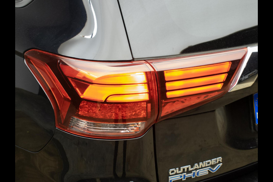 Mitsubishi Outlander 2.4 PHEV Sport (APPLE CARPLAY,NAVI,CAMERA,CLIMATE,CRUISE,STOELVERWARMING,LED,GETINT,TREKHAAK,LM VELGEN)