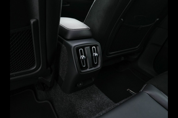Volvo XC40 Recharge P8 AWD R-Design [ 3-Fase ] {SOH-90%} (INCL-BTW) Aut. *PANO | LEATHER-ALCANTARA | ADAPTIVE-CRUISE | DIGI-COCKPIT | FULL-LED | HARMAN/KARDON | CAMERA | NAVI-FULLMAP | ECC | PDC | KEYLESS | HEATED-SPORTSEATS | TOWBAR | 20''ALU*