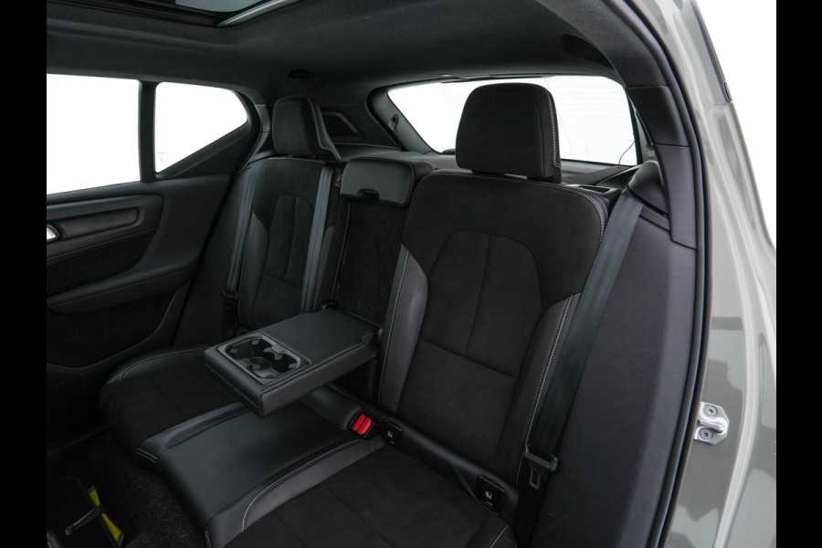 Volvo XC40 Recharge P8 AWD R-Design [ 3-Fase ] {SOH-90%} (INCL-BTW) Aut. *PANO | LEATHER-ALCANTARA | ADAPTIVE-CRUISE | DIGI-COCKPIT | FULL-LED | HARMAN/KARDON | CAMERA | NAVI-FULLMAP | ECC | PDC | KEYLESS | HEATED-SPORTSEATS | TOWBAR | 20''ALU*