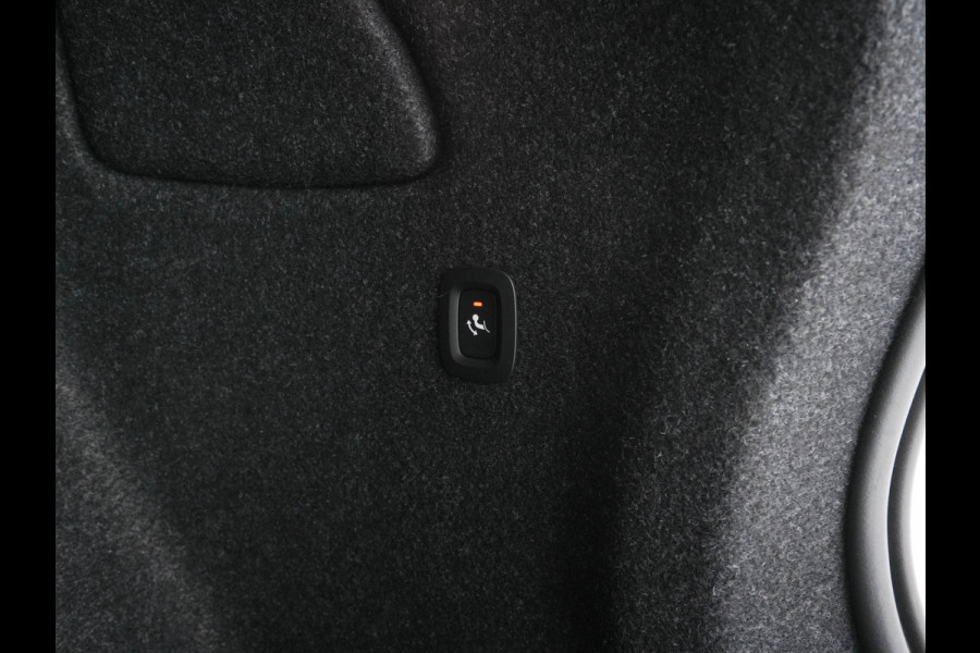 Volvo XC40 Recharge P8 AWD R-Design [ 3-Fase ] {SOH-90%} (INCL-BTW) Aut. *PANO | LEATHER-ALCANTARA | ADAPTIVE-CRUISE | DIGI-COCKPIT | FULL-LED | HARMAN/KARDON | CAMERA | NAVI-FULLMAP | ECC | PDC | KEYLESS | HEATED-SPORTSEATS | TOWBAR | 20''ALU*