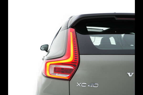 Volvo XC40 Recharge P8 AWD R-Design [ 3-Fase ] {SOH-90%} (INCL-BTW) Aut. *PANO | LEATHER-ALCANTARA | ADAPTIVE-CRUISE | DIGI-COCKPIT | FULL-LED | HARMAN/KARDON | CAMERA | NAVI-FULLMAP | ECC | PDC | KEYLESS | HEATED-SPORTSEATS | TOWBAR | 20''ALU*