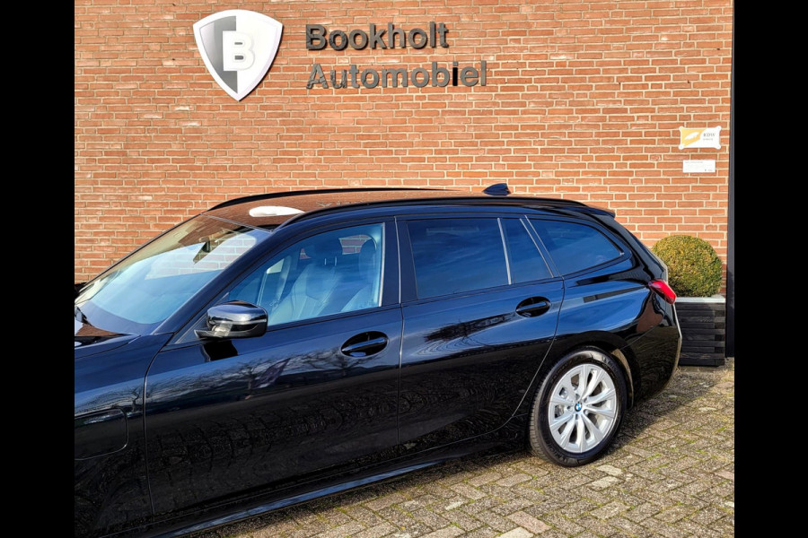 BMW 3 Serie Touring 330e 292PK Camera. Trekhaak, M-stuur, Carplay, DAB