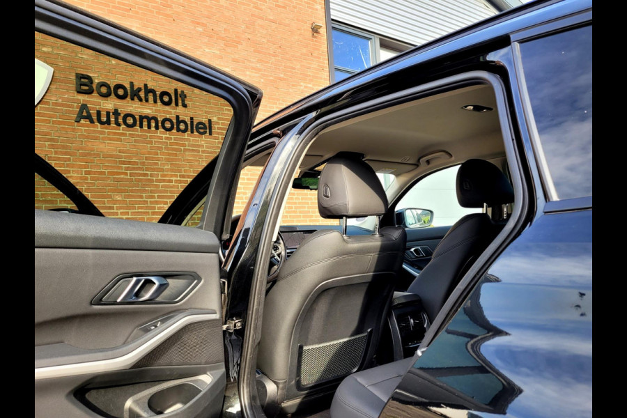 BMW 3 Serie Touring 330e 292PK Camera. Trekhaak, M-stuur, Carplay, DAB