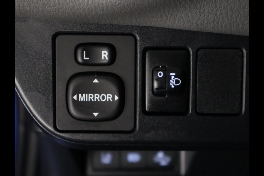 Toyota Yaris 1.5 Hybrid Dynamic Bi-Tone | Apple Carplay & AndroidAUTO | Camera | Lichtmetalen velgen |