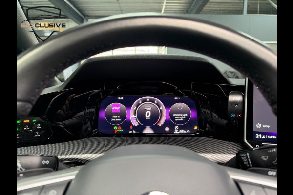 Volkswagen Golf 1.5 eTSI R-Line Edition Pano/Alcantara/Camera