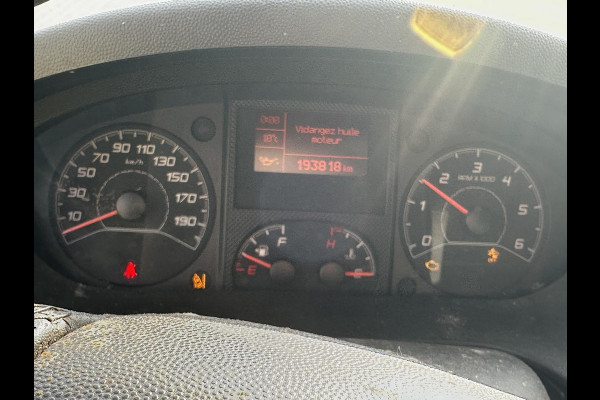 Peugeot Boxer 2.2 BlueHDi 140 L2H2 MOTOR NIET 100%