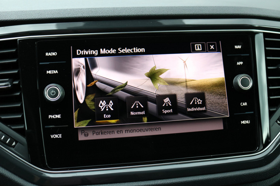 Volkswagen T-Roc 1.5 TSI Sport Xenon Navi Camera Virtuel cockpit T-haak Bj:2020