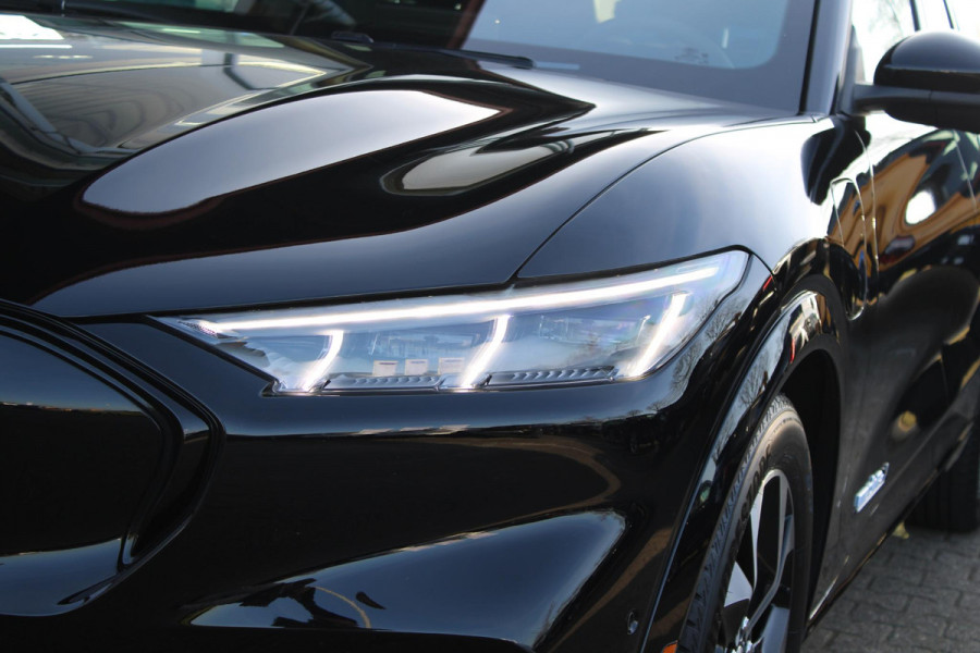 Ford Mustang Mach-E Extended Premium AWD 98 kWh | Panoramadak | Technology Pack + | 1.500kg Trekgewicht