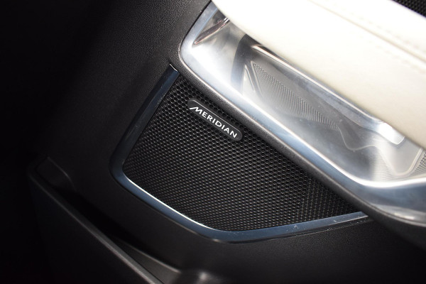 Jaguar E-Pace 2.0 P250 AWD R-Dynamic SE | Meridian | Leer | Stoelverw. | Camera