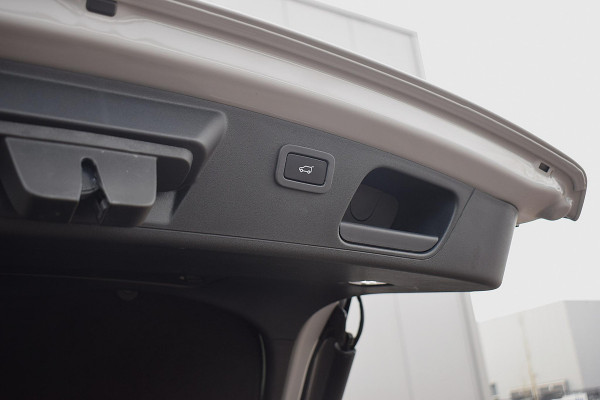 Jaguar E-Pace 2.0 P250 AWD R-Dynamic SE | Meridian | Leer | Stoelverw. | Camera