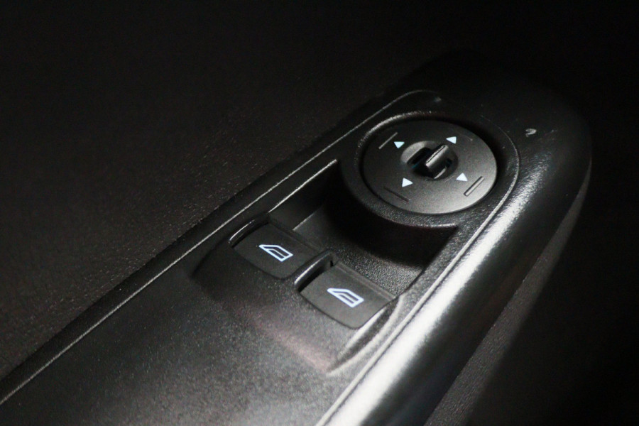 Ford Transit Courier 1.5 TDCI Trend Leer, Airco, Trekhaak, Side-Bars, PDC