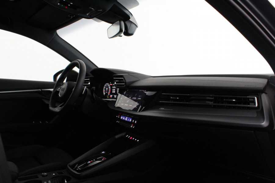 Audi A3 Sportback 30 TFSI S line edition Pano.schuif/Daytona Gray/Optiek Zwart plus pakket/18 inch RS/Camera...