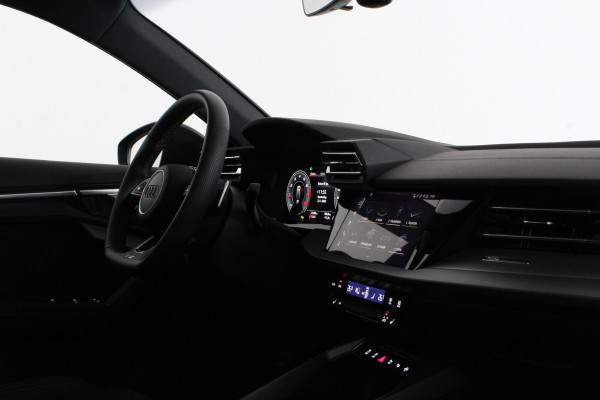 Audi A3 Sportback 30 TFSI S line edition Pano.schuif/Daytona Gray/Optiek Zwart plus pakket/18 inch RS/Camera...