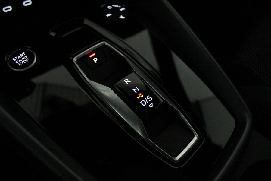 Audi A3 Sportback 30 TFSI S line edition Pano.schuif/Daytona Gray/Optiek Zwart plus pakket/18 inch RS/Camera...