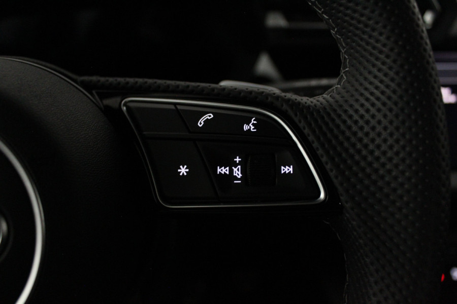 Audi A3 Sportback 30 TFSI S line edition Pano.schuif/Daytona Gray/Optiek Zwart plus pakket/18 inch RS/Camera...