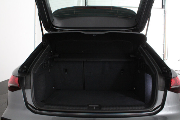 Audi A3 Sportback 30 TFSI S line edition Pano.schuif/Daytona Gray/Optiek Zwart plus pakket/18 inch RS/Camera...