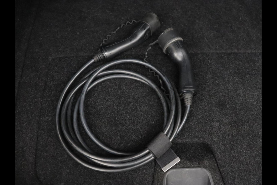 Polestar 2 Long Range Dual Motor Launch Edition 78kWh | Panoramadak | 360 Camera | Achterbankverwarming | Adaptive cruise | Carplay | Camera | Stoelverwarming | Keyless