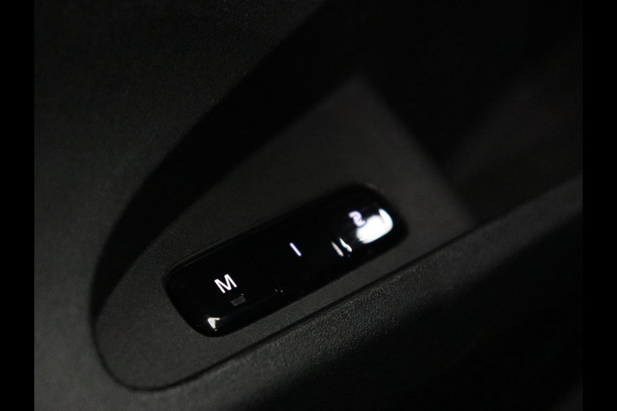 Polestar 2 Long Range Dual Motor Launch Edition 78kWh | Panoramadak | 360 Camera | Achterbankverwarming | Adaptive cruise | Carplay | Camera | Stoelverwarming | Keyless