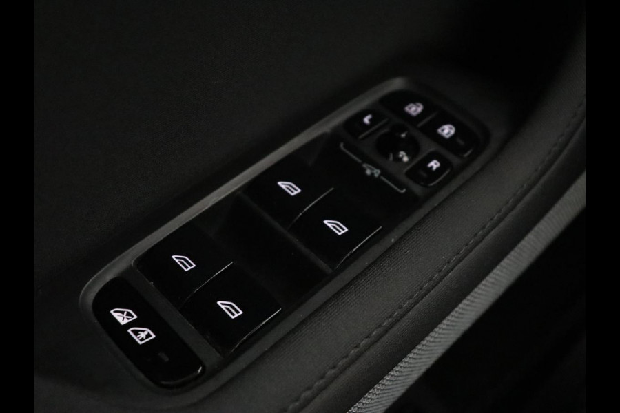 Polestar 2 Long Range Dual Motor Launch Edition 78kWh | Panoramadak | 360 Camera | Achterbankverwarming | Adaptive cruise | Carplay | Camera | Stoelverwarming | Keyless