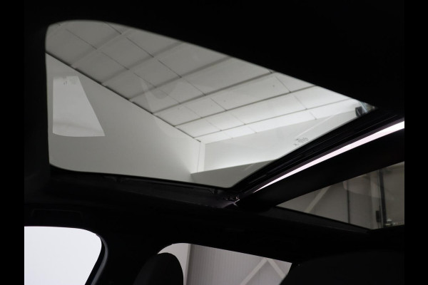 Ford Focus 1.0 EcoBoost ST Line | Panoramadak | Camera | Carplay | Navigatie | Full LED | Climate control | Keyless | Cruise control | Bluetooth | Parkeerhulp