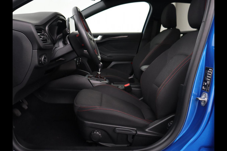 Ford Focus 1.0 EcoBoost ST Line | Panoramadak | Camera | Carplay | Navigatie | Full LED | Climate control | Keyless | Cruise control | Bluetooth | Parkeerhulp