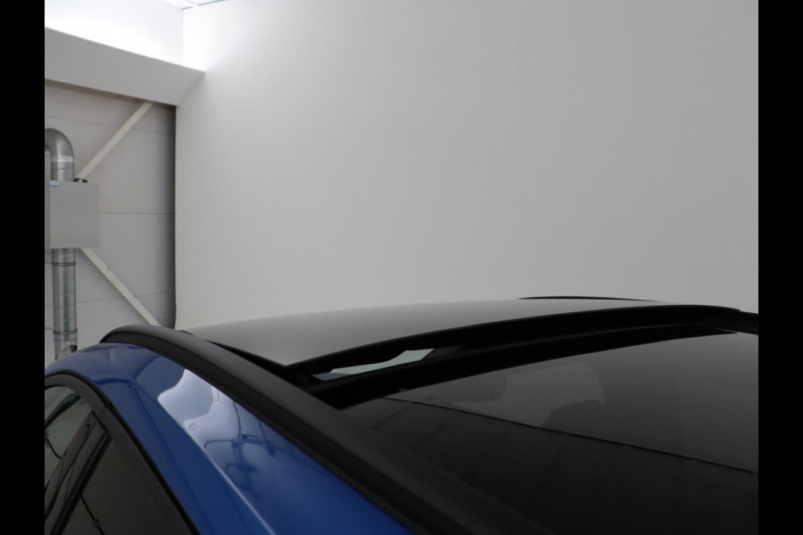 Ford Focus 1.0 EcoBoost ST Line | Panoramadak | Camera | Carplay | Navigatie | Full LED | Climate control | Keyless | Cruise control | Bluetooth | Parkeerhulp