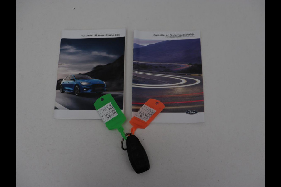 Ford Focus 1.0 EcoBoost ST Line | Panoramadak | Camera | Carplay | Navigatie | Full LED | Climate control | Keyless | Cruise control | Bluetooth | Parkeerhulp