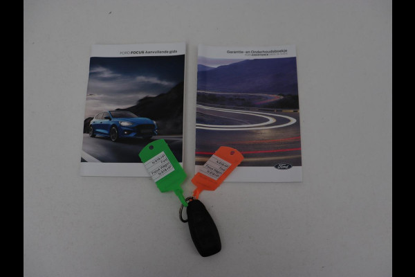 Ford Focus 1.0 EcoBoost ST Line | Panoramadak | Camera | Carplay | Navigatie | Full LED | Climate control | Keyless | Cruise control | Bluetooth | Parkeerhulp