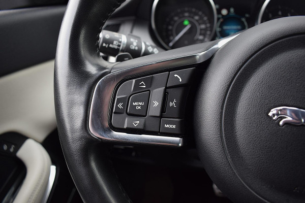 Jaguar E-Pace 2.0 P250 AWD R-Dynamic SE | Meridian | Leer | Stoelverw. | Camera