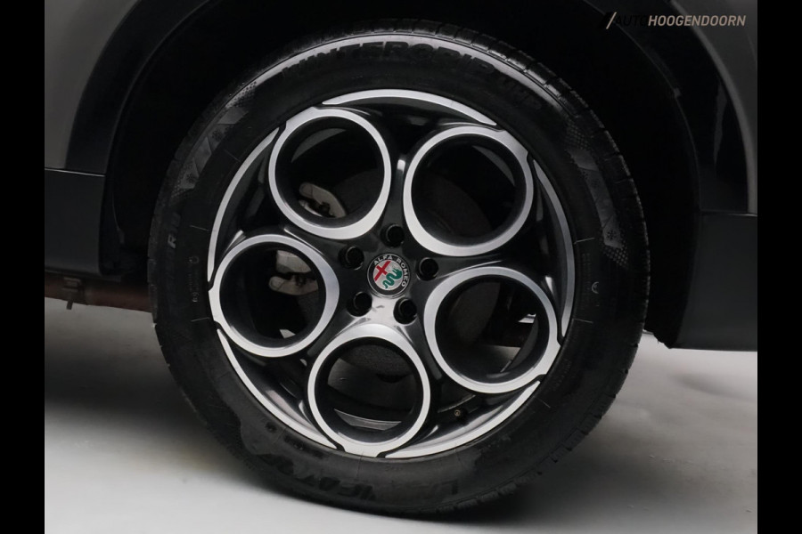 Alfa Romeo Tonale 1.3T PHEV Ti (SFEERVERLICHTING,ADAPTIVE CRUISE,360 CAMERA,KEYLESS,LED,DIGITAAL COCKPIT,CLIMATE,TOPCONDITIE)