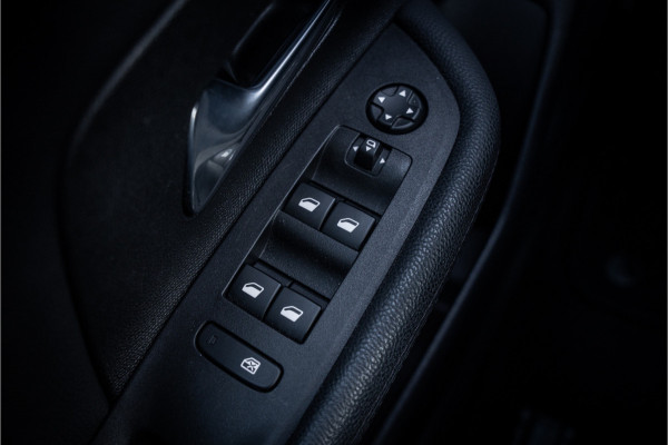 Opel Mokka Electric Level 4 50 kWh ** Leder ** Navigatie ** Trekhaak ** 18inch Rijbereik tot 457km (WLTP)