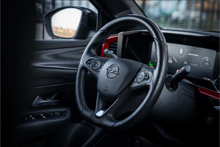 Opel Mokka Electric Level 4 50 kWh ** Leder ** Navigatie ** Trekhaak ** 18inch Rijbereik tot 457km (WLTP)