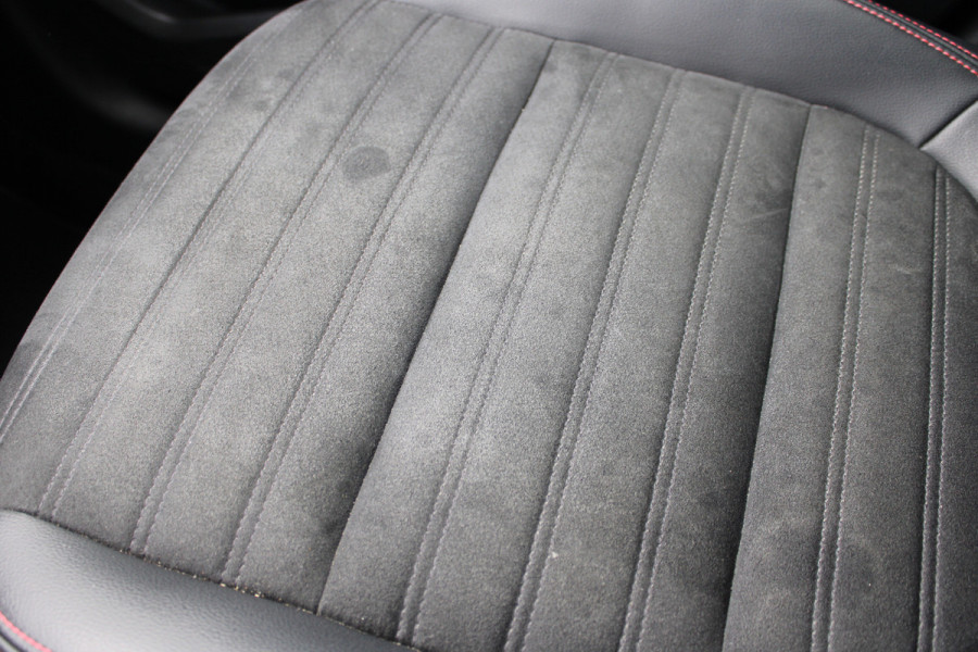 Ford Kuga 1.5 EcoBoost ST-Line X | Adaptieve cruise | BLIS | Camera | Trekhaak | Winterpack